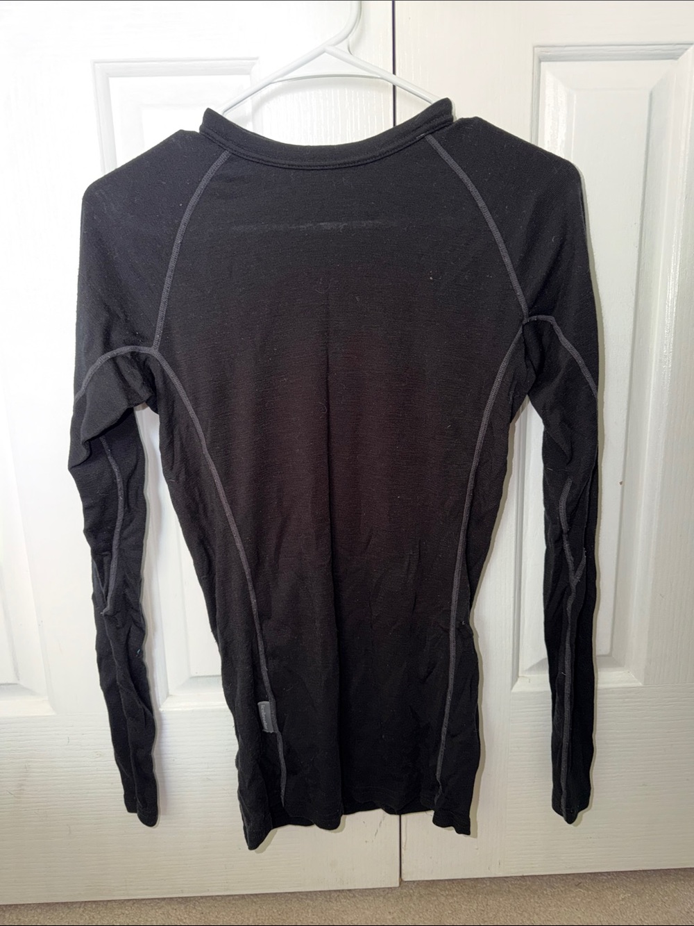 Icebreaker 100% Merino Wool Under layer long sleeve black size small